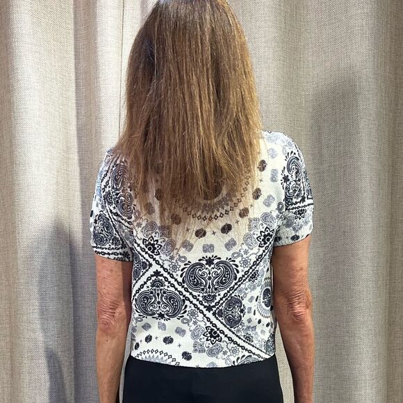 Blue & White Knit Top - Picture 3 of 3